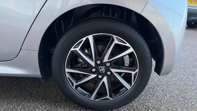 Toyota Yaris 1.5 Hybrid Design 5dr CVT Hybrid Hatchback